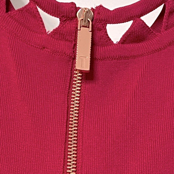 TED BAKER •CATHERINE CUT WORK KNIT DRESS • MAGENTA - Picture 3 of 5